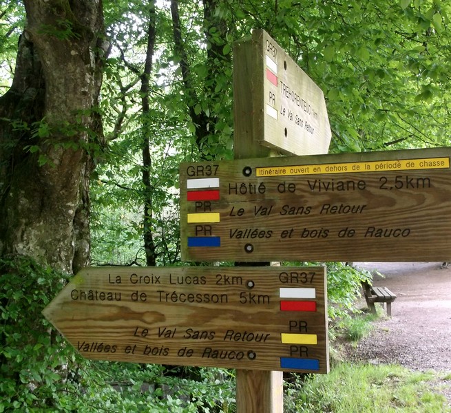 Randonnée pédestre en Brocéliande: Mystérieuse Vallée de l’Aff