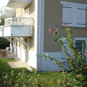 Location de vacances Les Bougainvilliers à Dinard—Droits réservés Location de vacances Les Bougainvilliers à Dinard