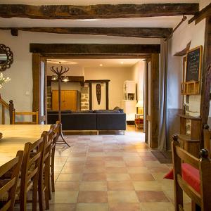 Les oiseaux de passage gîte l'épervier à Québriac—Droits réservés Les oiseaux de passage gîte l'épervier à Québriac