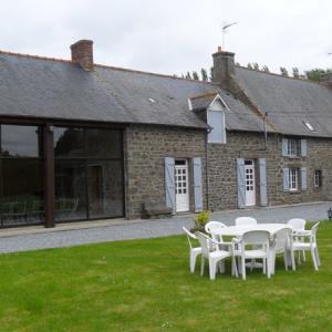 La longère bretonne à Saint-Malo—Stéphane et Philippe Renée La longère bretonne à Saint-Malo