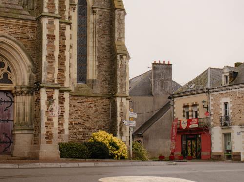 PLESSE - bourg_Bauthamy Madoline (3)