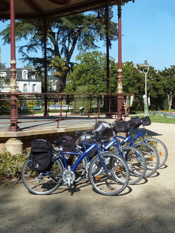 Locations de vélos et véhicules