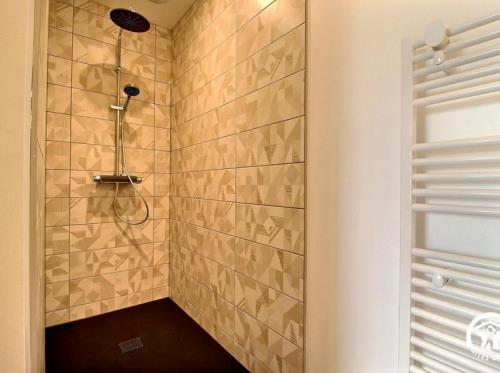 467683-20_56G650_2ca62b8d6fed4f6d687fe37699b9fe9b