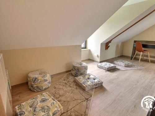 467683-35_56G650_c71e3d4485c6458e27f22739787699d7