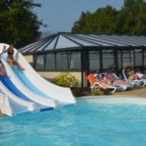 Camping-La-Touesse-Saint-Lunaire-piscine-toboggans—Tous droits réservés Camping-La-Touesse-Saint-Lunaire-piscine-toboggans