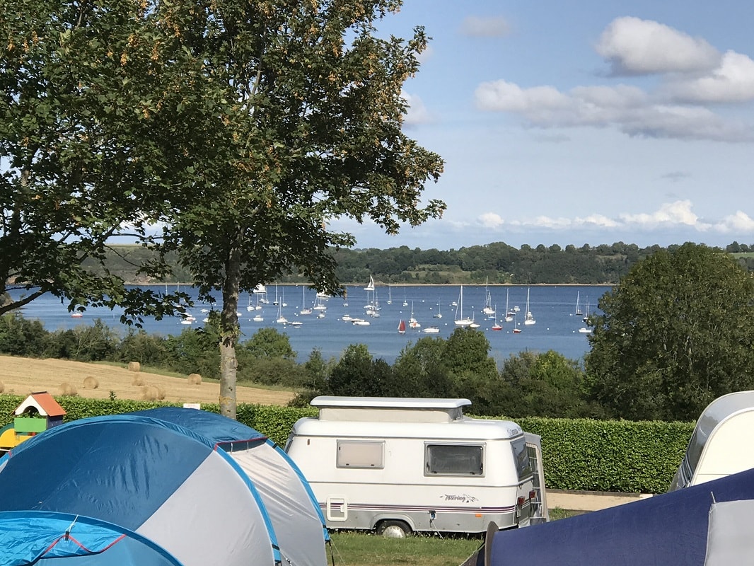 Camping-Le-Rivage-Le-Minihic-caravane-et-tentes-4