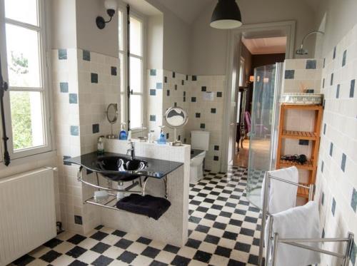 Chambre d'hôte Prestige Duchesse - salle de bain 2 par frederique jouvin
