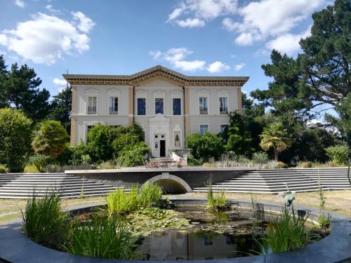 Chateau de bezyl ext