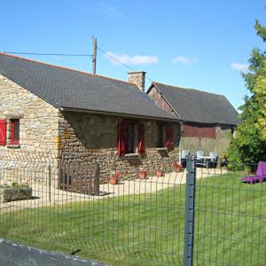 Gîte Les bruyères, M. et Mme Prime à Bazouges-la-Pérouse—Droits réservés Gîte Les bruyères, M. et Mme Prime à Bazouges-la-Pérouse