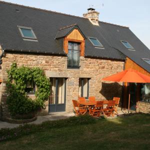 Monsieur et Madame Briand Germain—DR gîte de Monsieur et Madame Briand Germain Monsieur et Madame Briand Germain