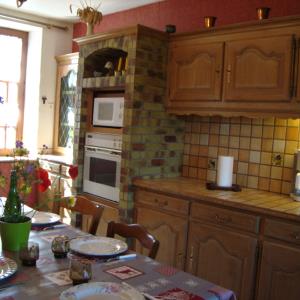 Gîte Les camélias, M. et Mme Prime à Bazouges-la-Pérouse—Droits réservés Gîte Les camélias, M. et Mme Prime à Bazouges-la-Pérouse