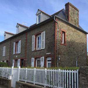 Location de M. et Mme Brandebourger à Dinard—Droits réservés Location de M. et Mme Brandebourger à Dinard