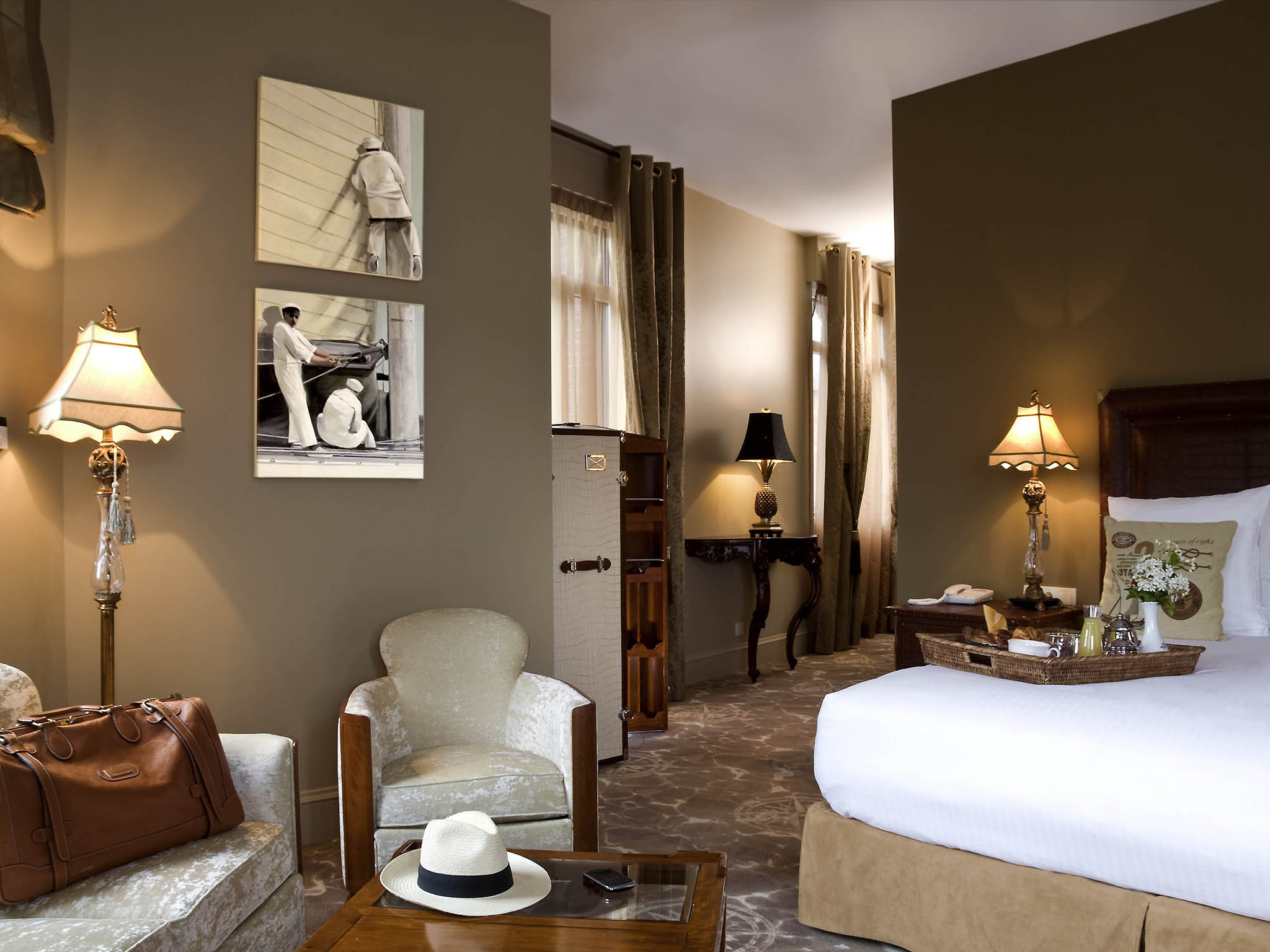 Hotel-Royal-Emeraude-Dinard-chambre-double-coin-salon