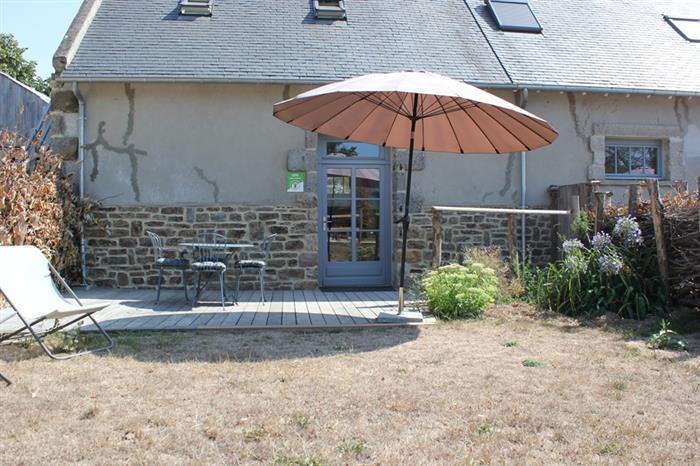 JARDIN TERASSE Kordokov Trémereuc - © Gîtes de Kordokov