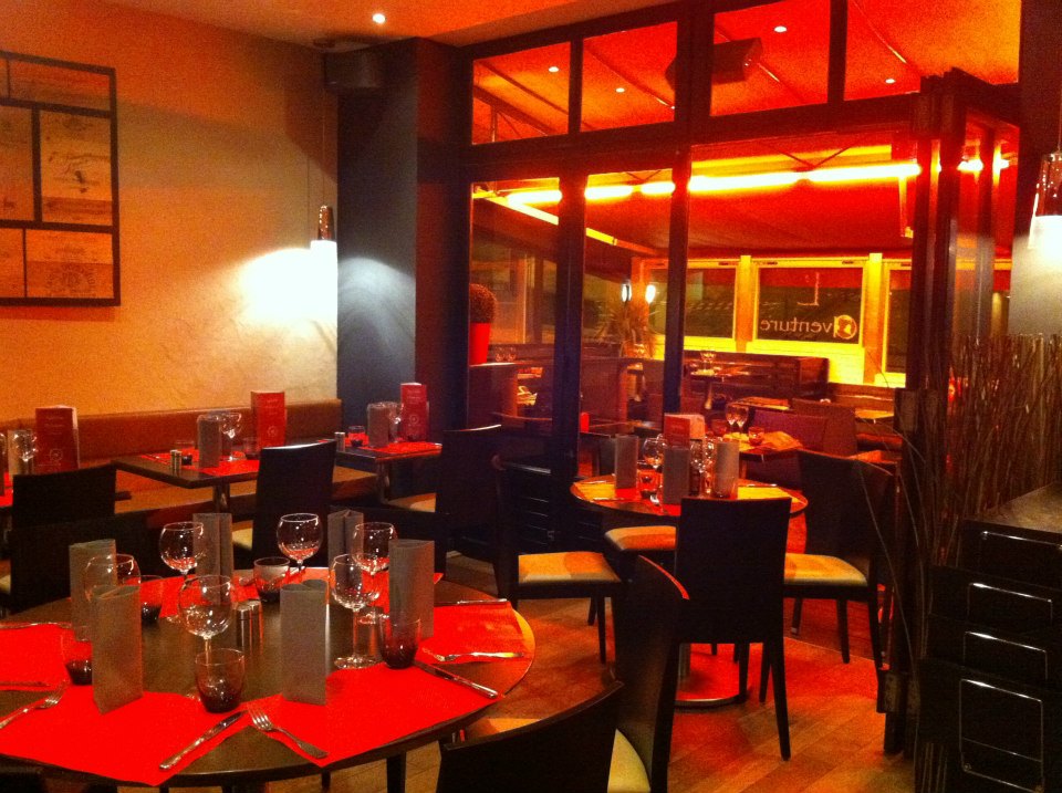 L-Aventure-Dinard-salle-de-restaurant