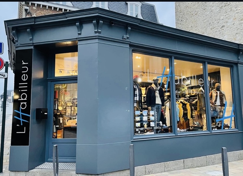© L'habilleur
