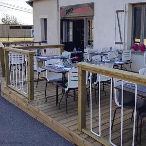 Le Petit Bouchon 1—Le petit bouchon Le Petit Bouchon 1