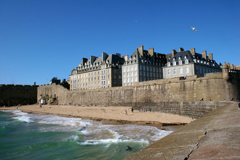 Plage Du Môle Saint Malo Brittany Tourism