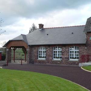 Maison d'école en pays gallo à Saint Gonlay—© Office de Tourisme de Montfort Communauté Maison d'école en pays gallo à Saint Gonlay