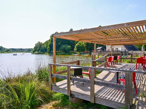 Terrasse Auberge du Moulin Neuf