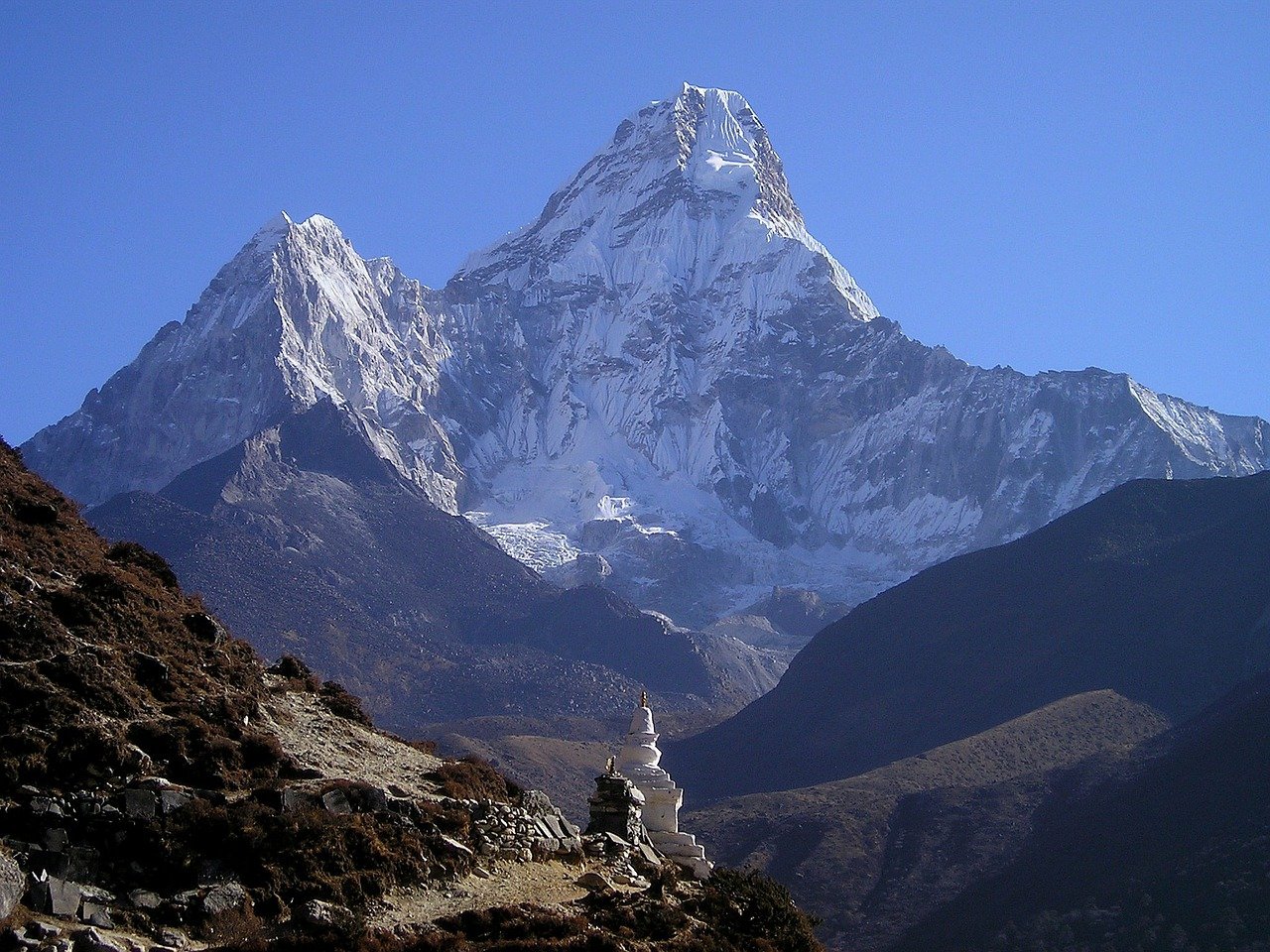 Rencontre dédicace avec l’artiste photographe Yann Rollo van de Vyver pour son livre « Himalaya, Népal, Ermitages en pays Sherpa »