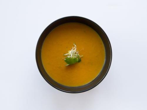 velouté de carottes au lait de coco et coriandre fraiche